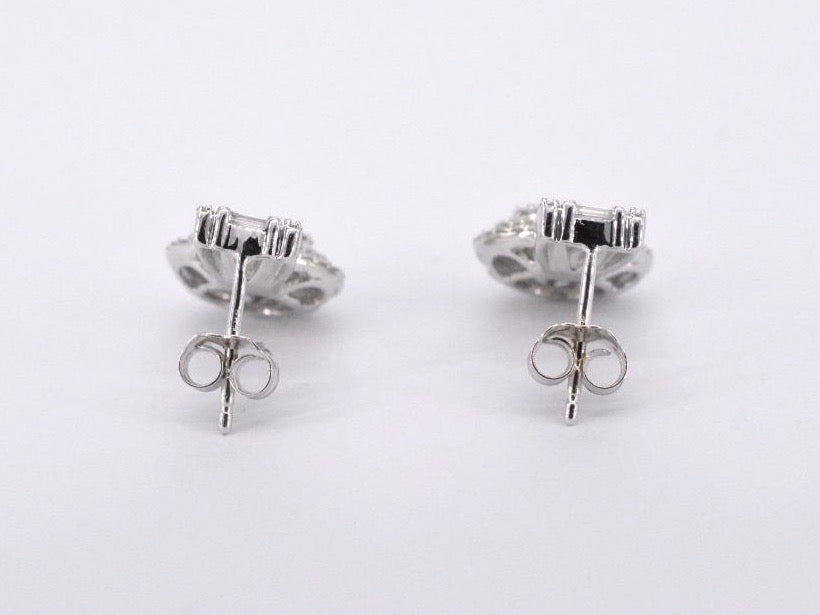 Witgouden oorbellen met briljant geslepen diamanten 2076-6