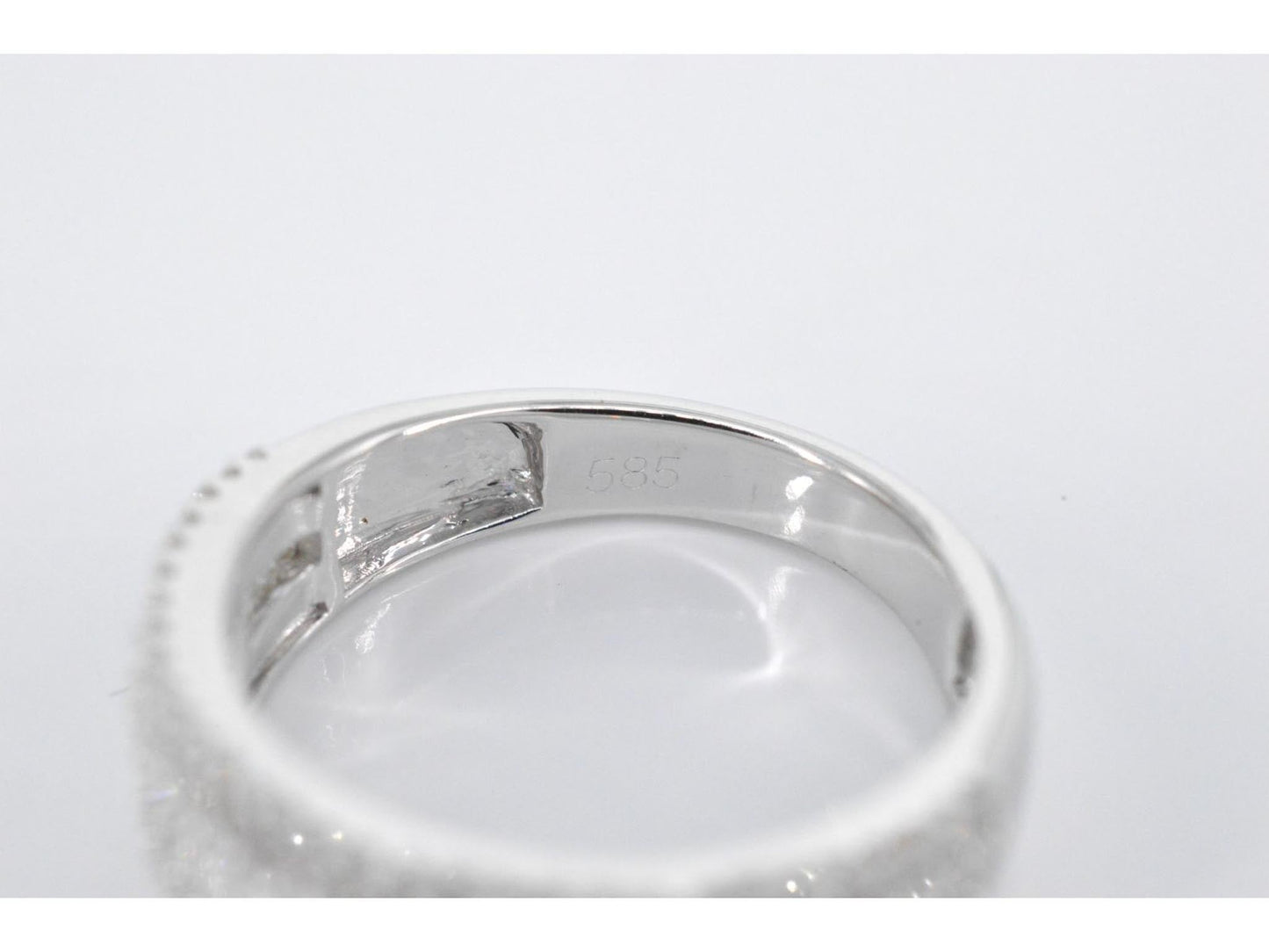 Witgouden band ring met vijf rijen van diamant 1.00 carat