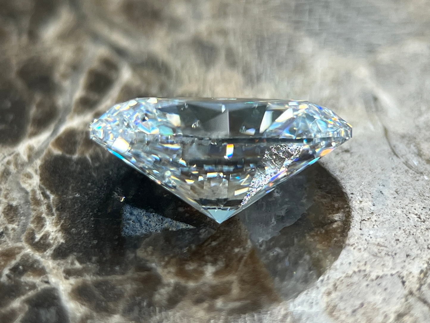 Diamant - 1.50 carat natuurlijke ovaal geslepen diamant (gecertificeerd)