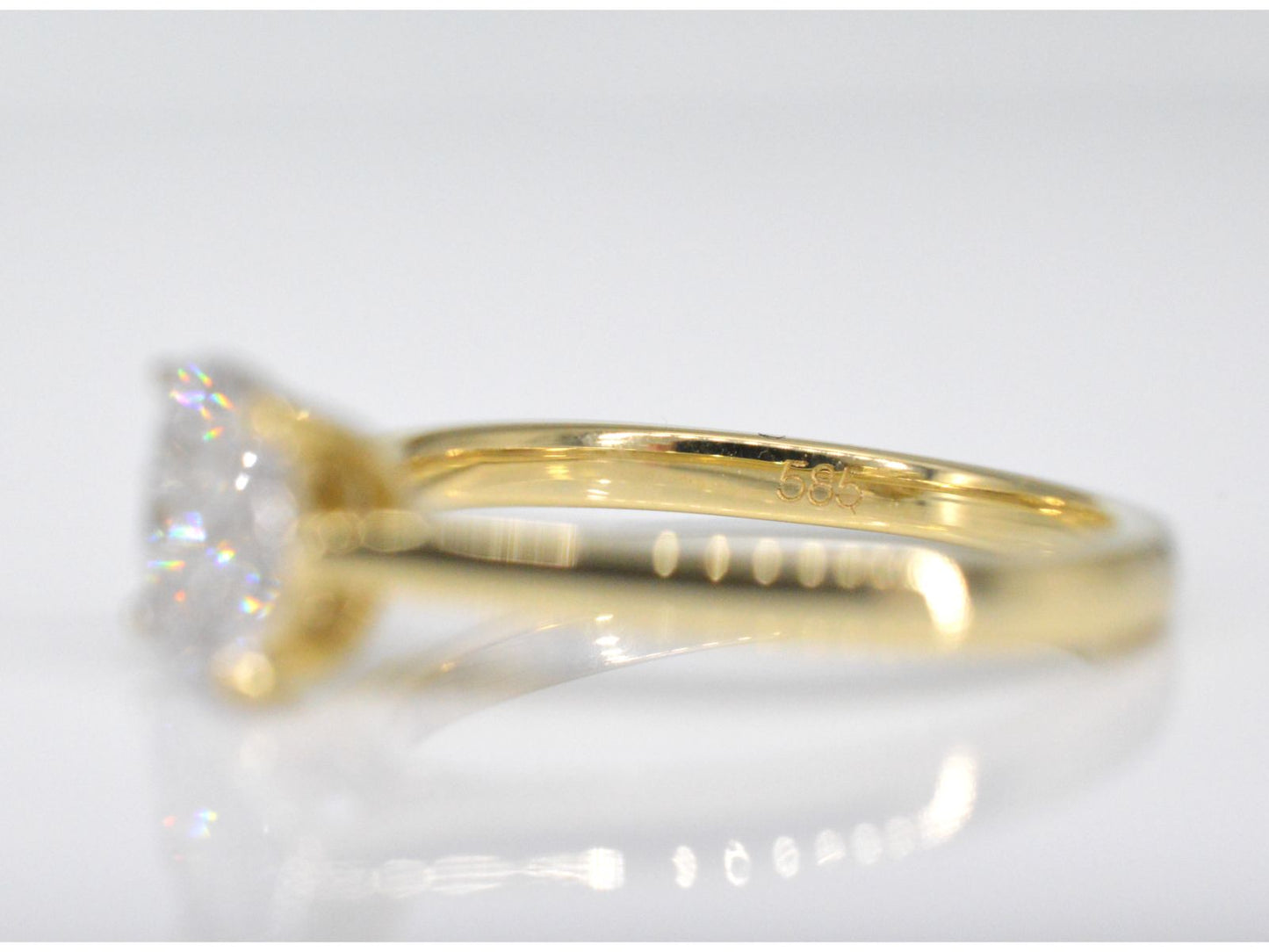 Gouden ring met diamant