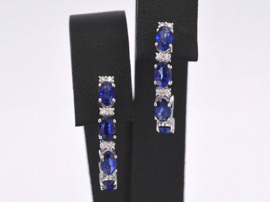 Witgouden oorbellen met diamanten en saffier 2130-6