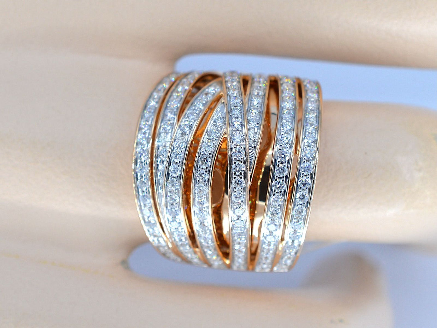 Rosegouden design ring met briljanten diamanten