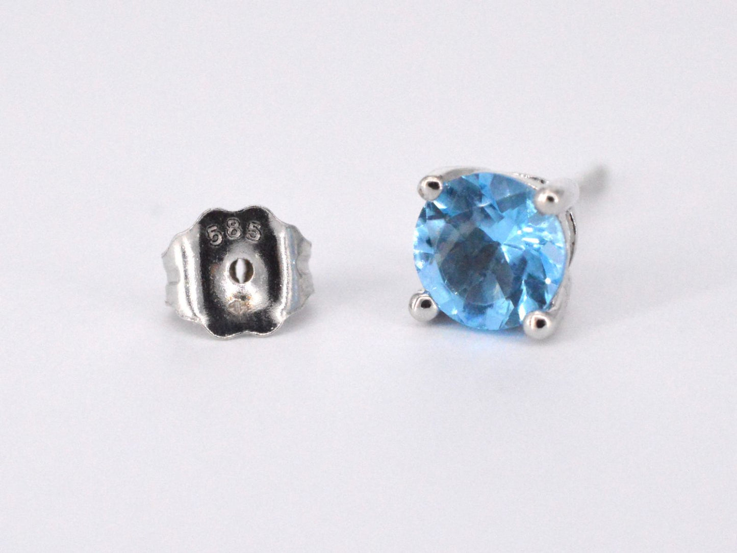 Witgouden oorbellen met topaas 2201-5