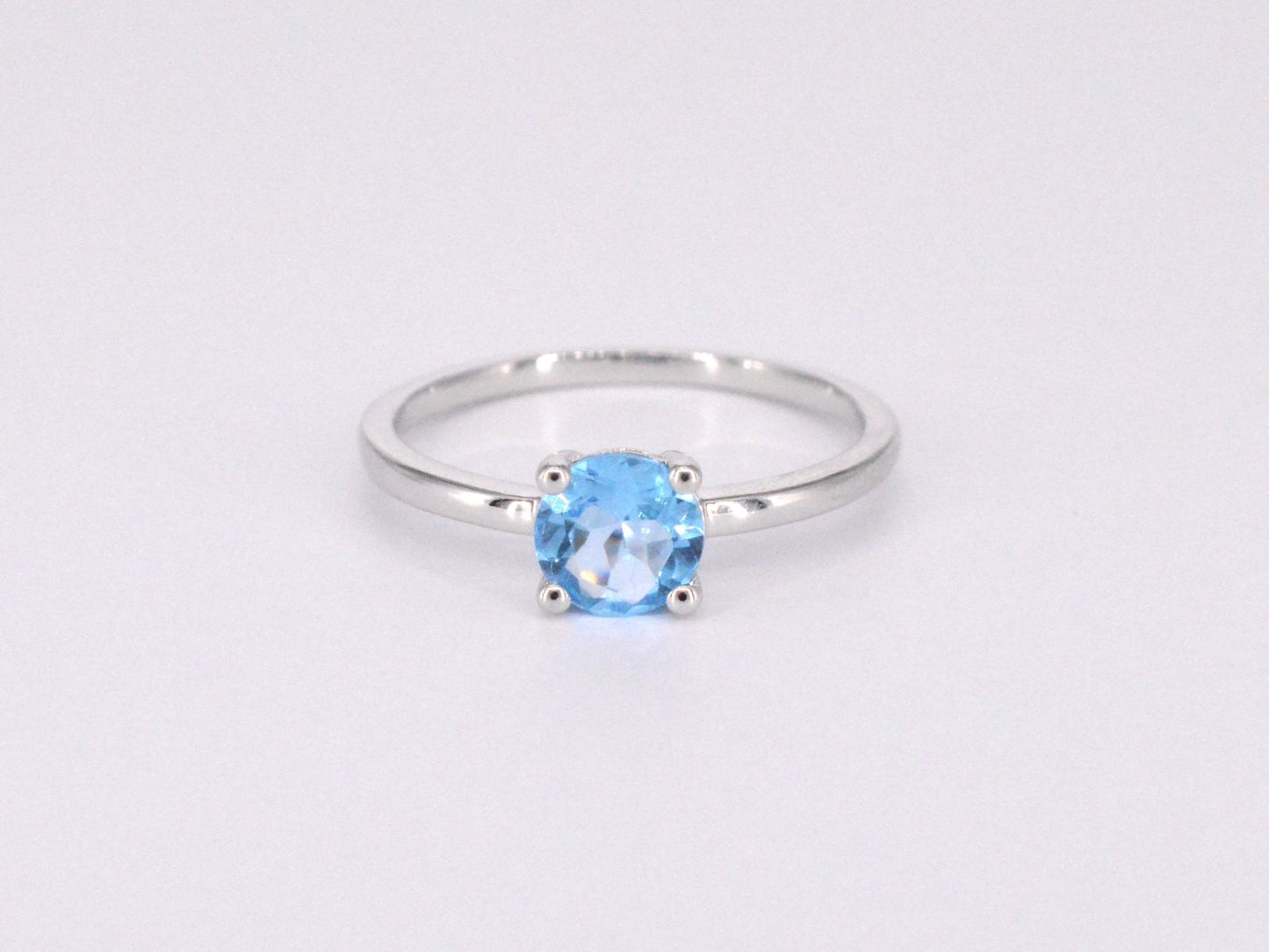 Witgouden ring met topaas 2203-4