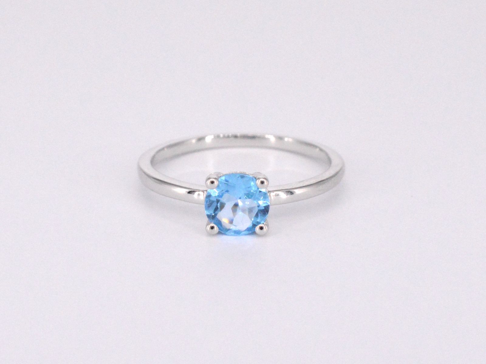 Witgouden ring met topaas 2203-4