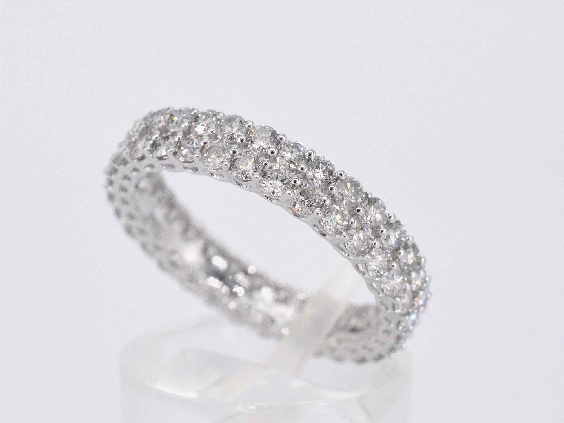Witgouden eternity ring met diamanten 2208-4