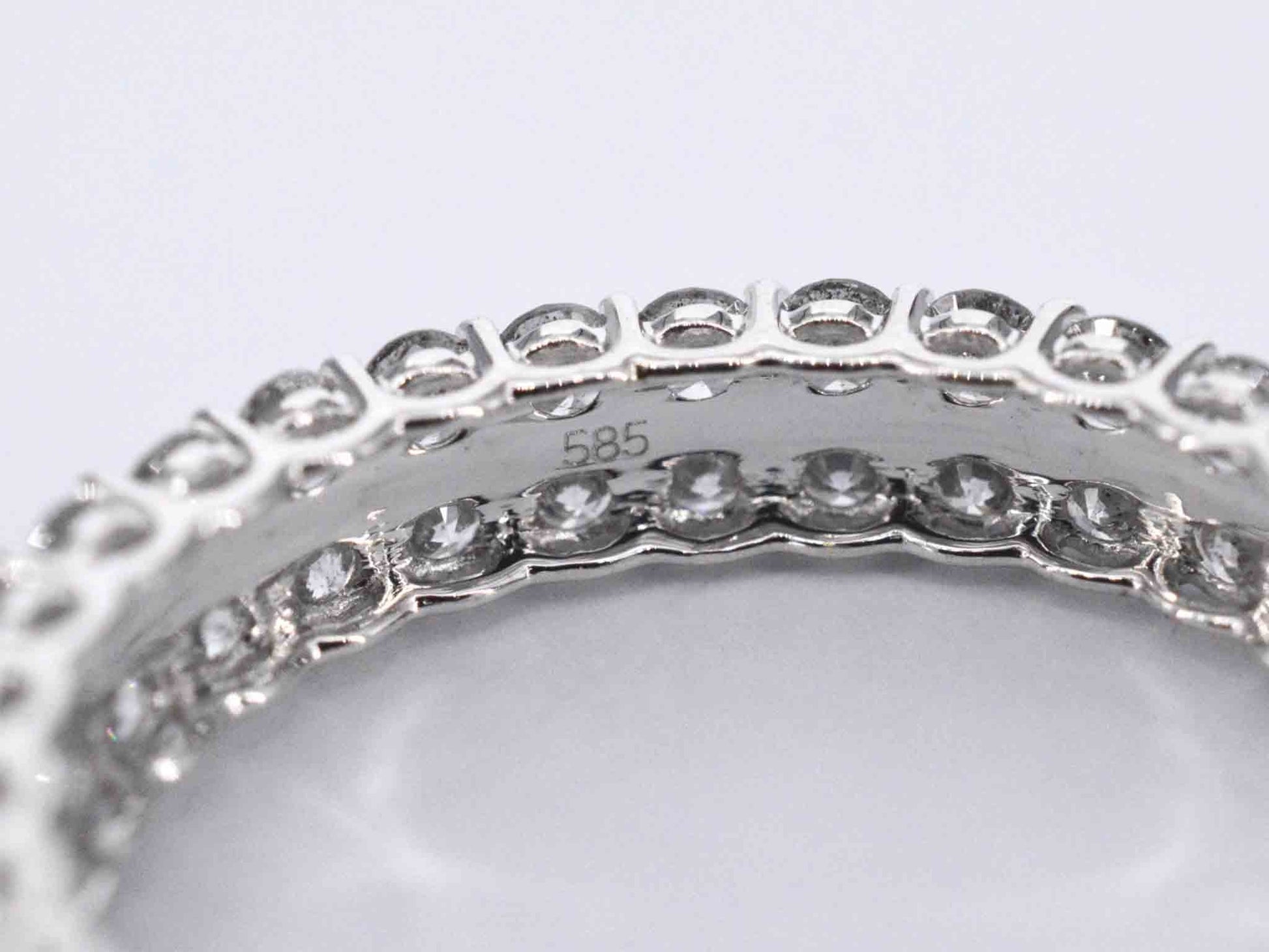 Witgouden eternity ring met diamanten 2208-10