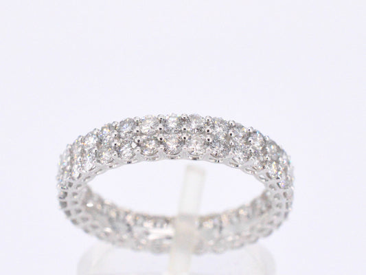 Witgouden eternity ring met diamanten