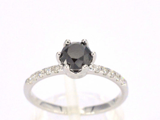Witgouden ring met één briljant geslepen zwarte diamant en witte diamanten