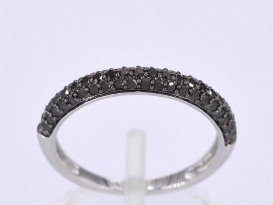 Witgouden ring met zwarte briljanten diamanten