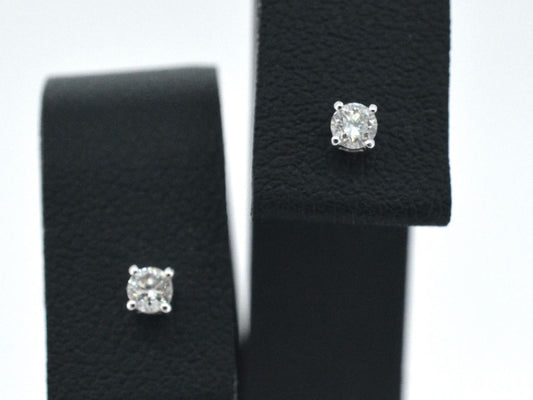 Witgouden oorbellen met diamant