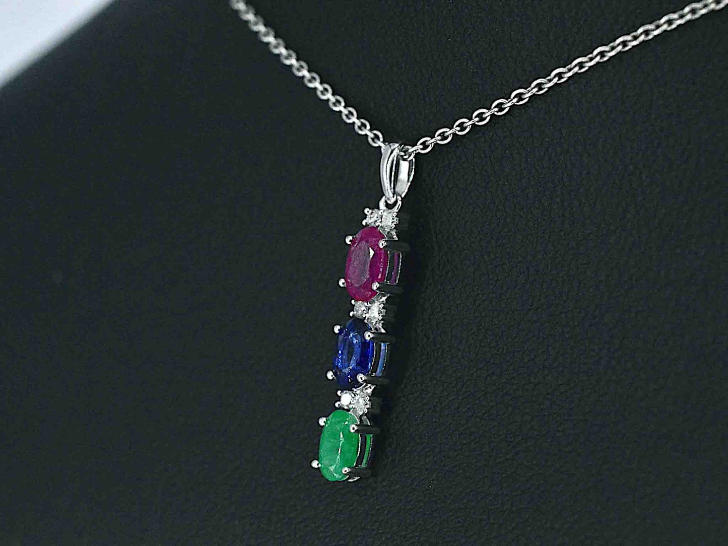 Witgouden hanger met multicolour edelstenen en diamant