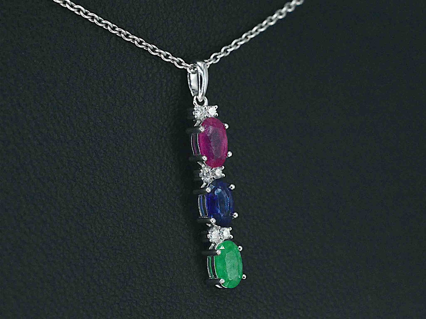 Witgouden hanger met multicolour edelstenen en diamant