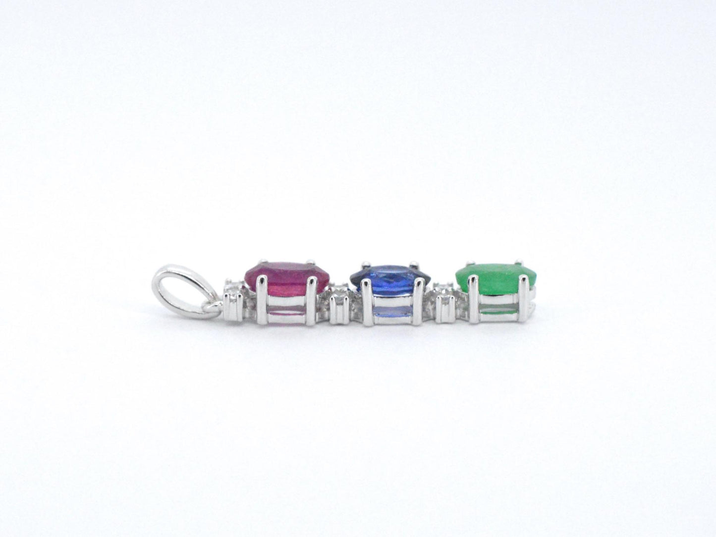 Witgouden hanger met multicolour edelstenen en diamant
