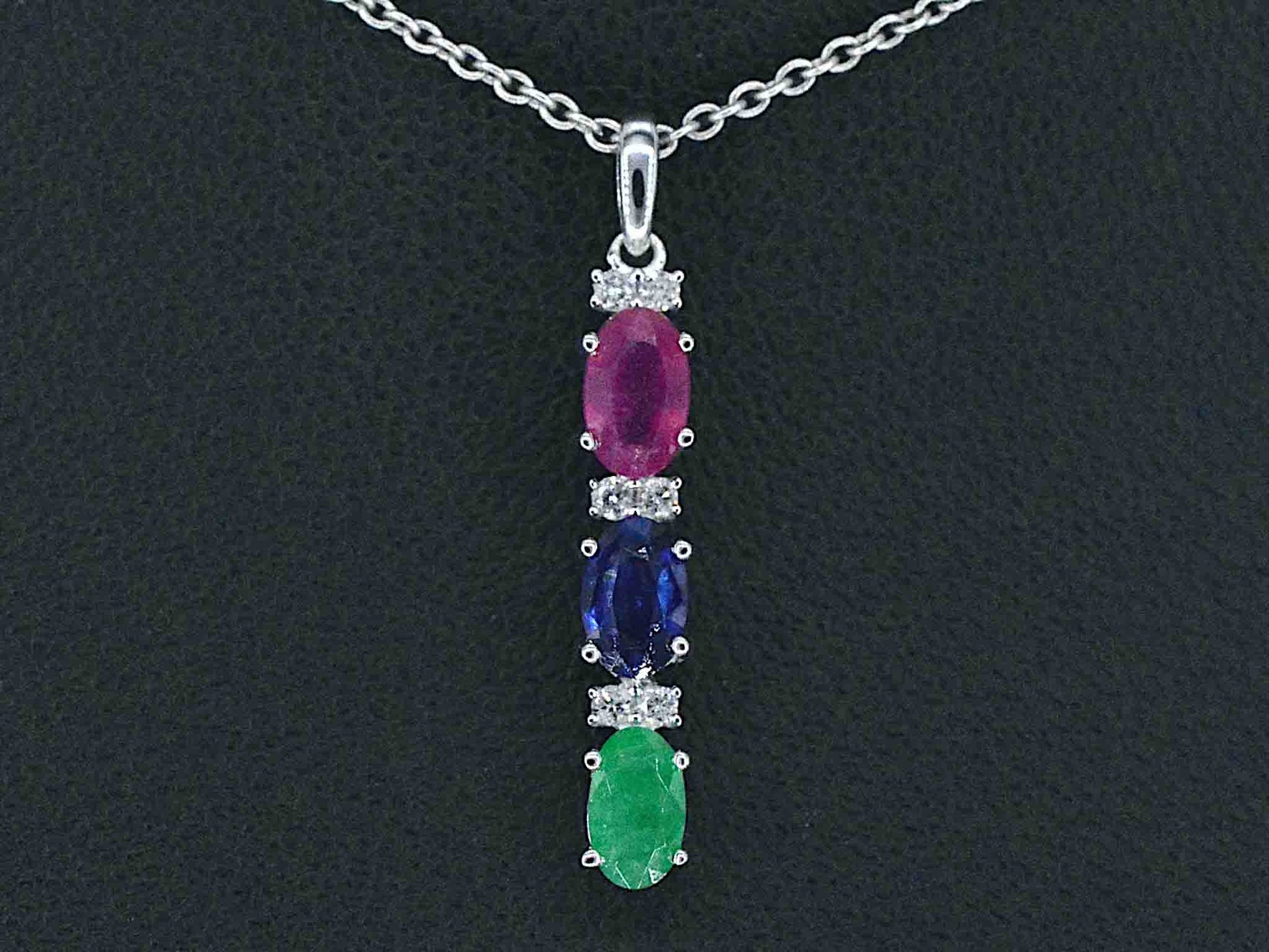 Witgouden hanger met multicolour edelstenen en diamant