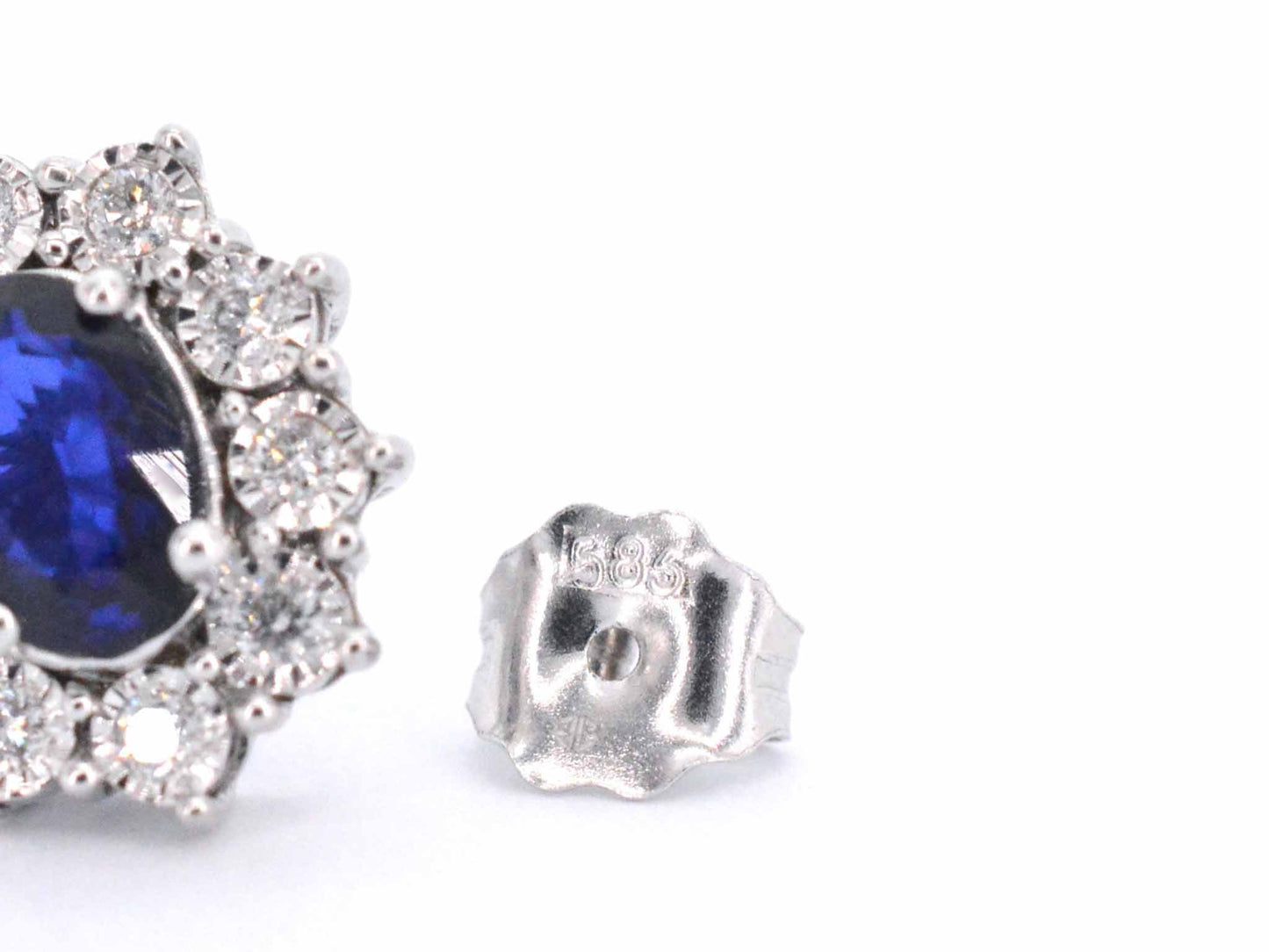 Witgouden oorbellen met diamanten en saffier 2297-6