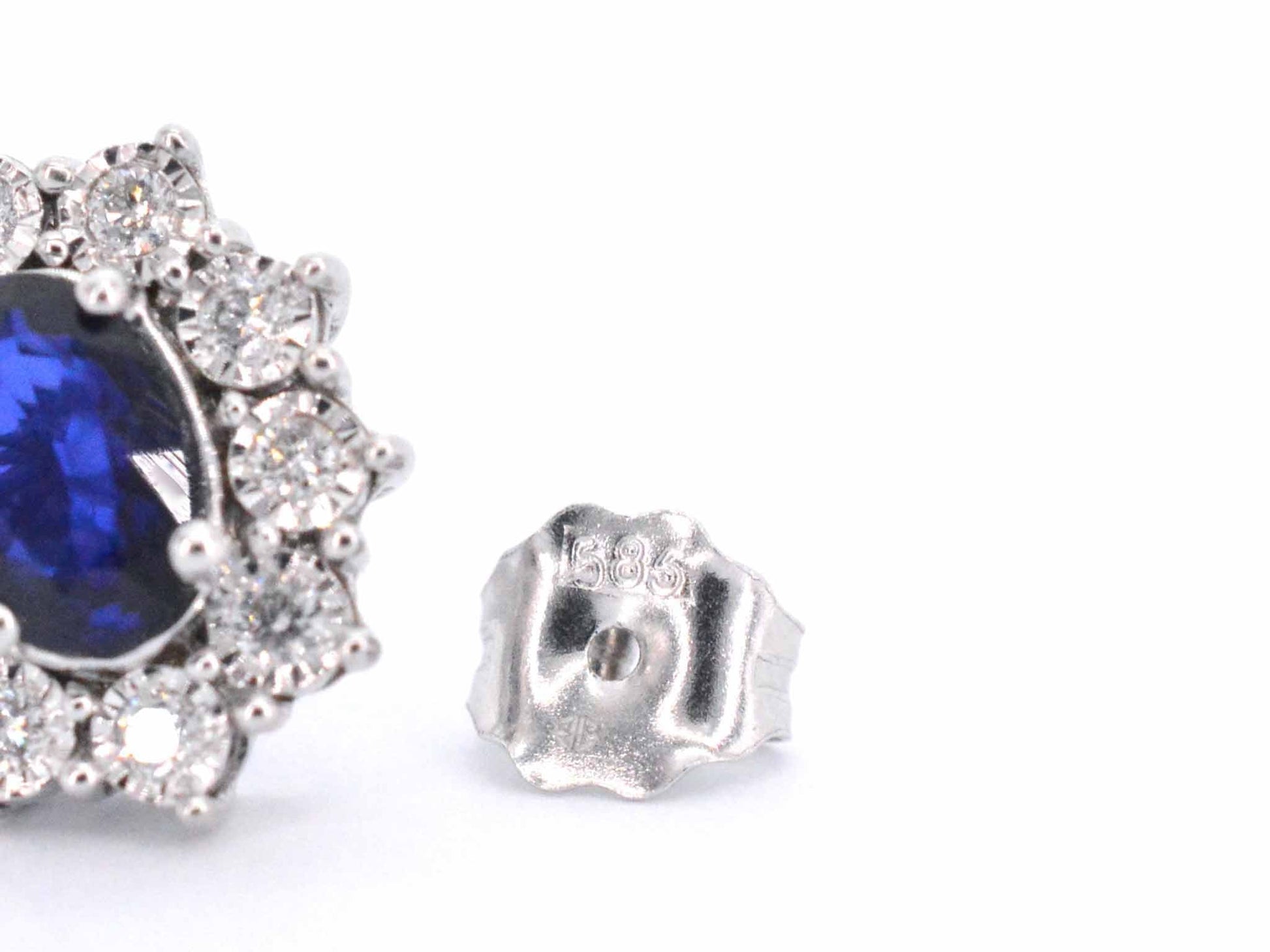 Witgouden oorbellen met diamanten en saffier 2297-6