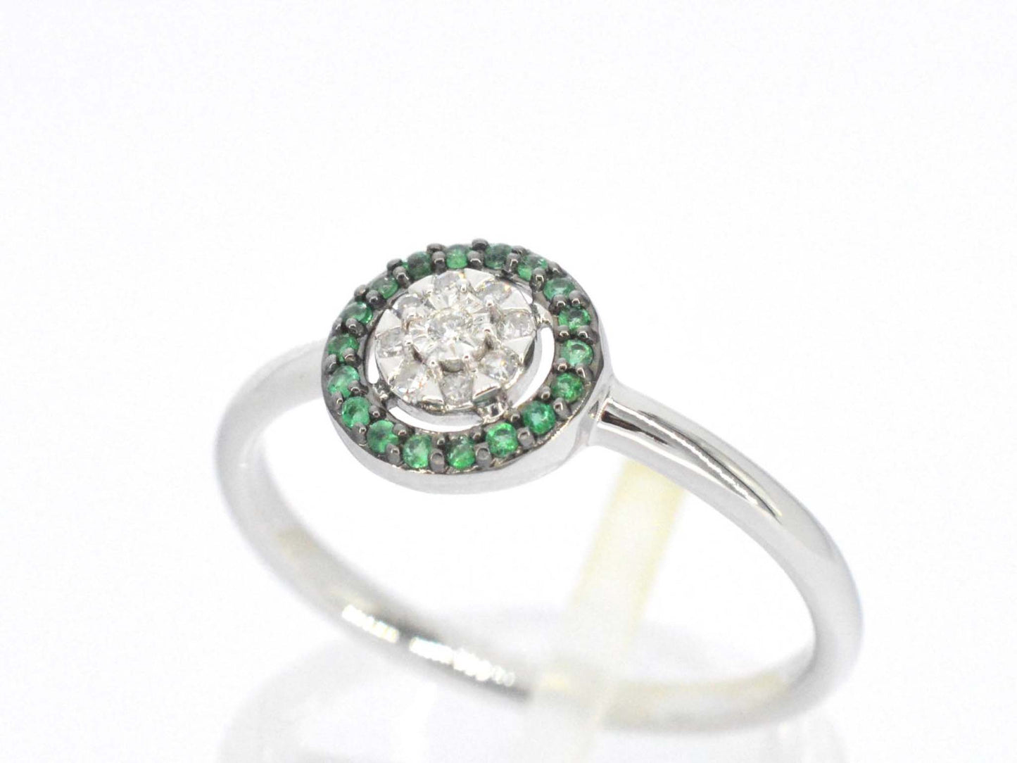 Witgouden ring met diamanten en smaragd 2313-1