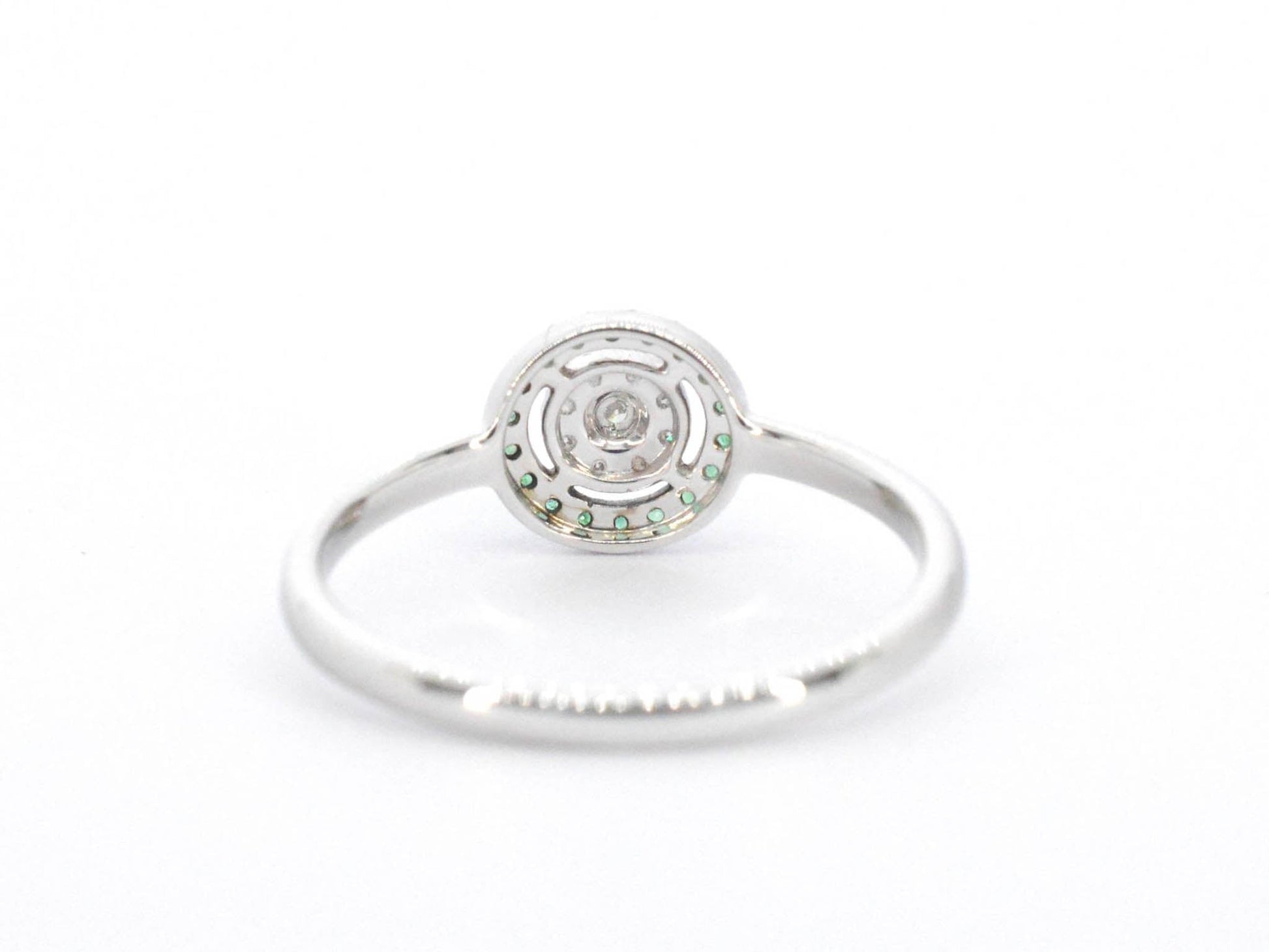 Witgouden ring met diamanten en smaragd 2313-5