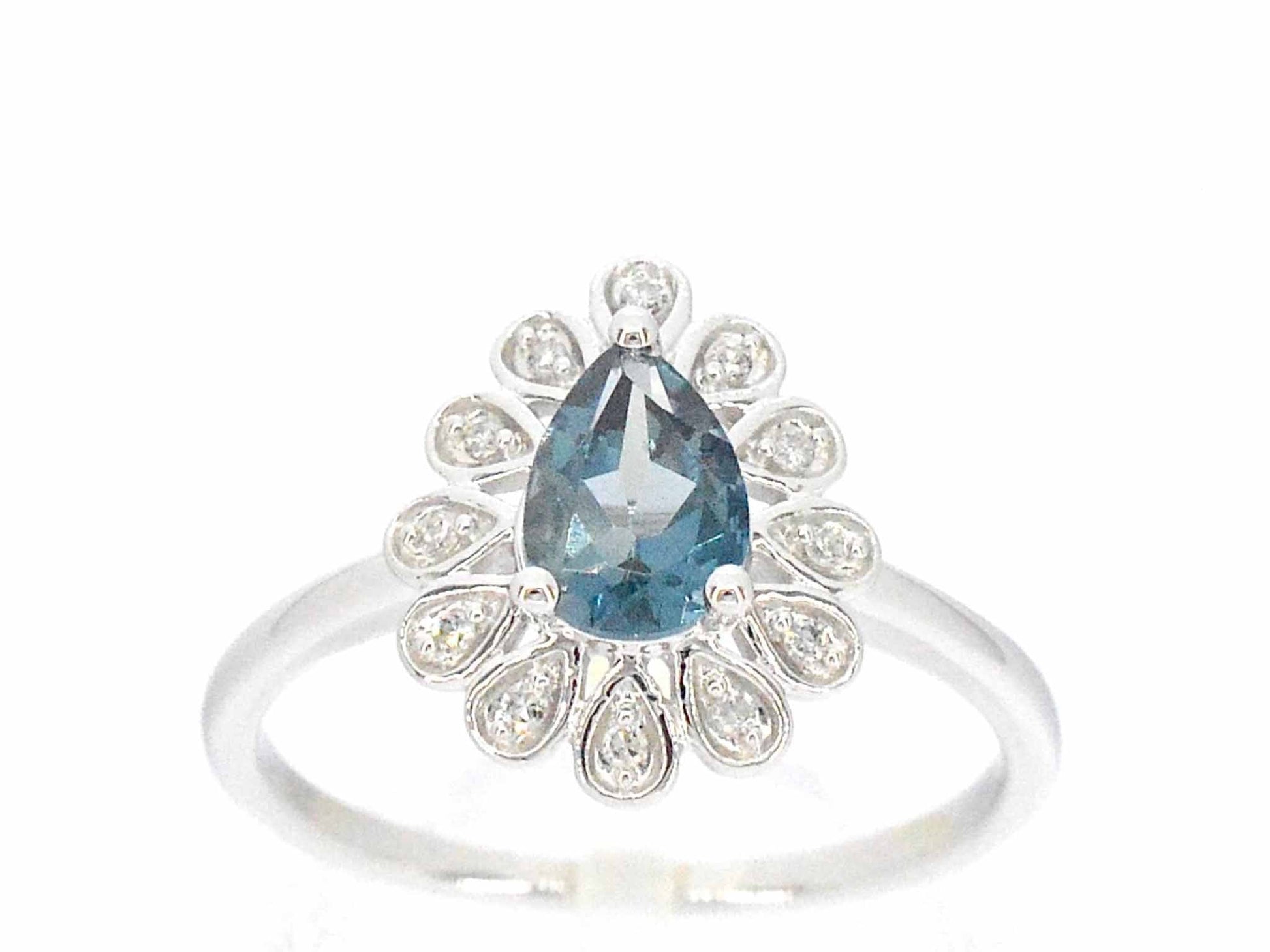 Witgouden ring met diamanten en topaas 2316-8