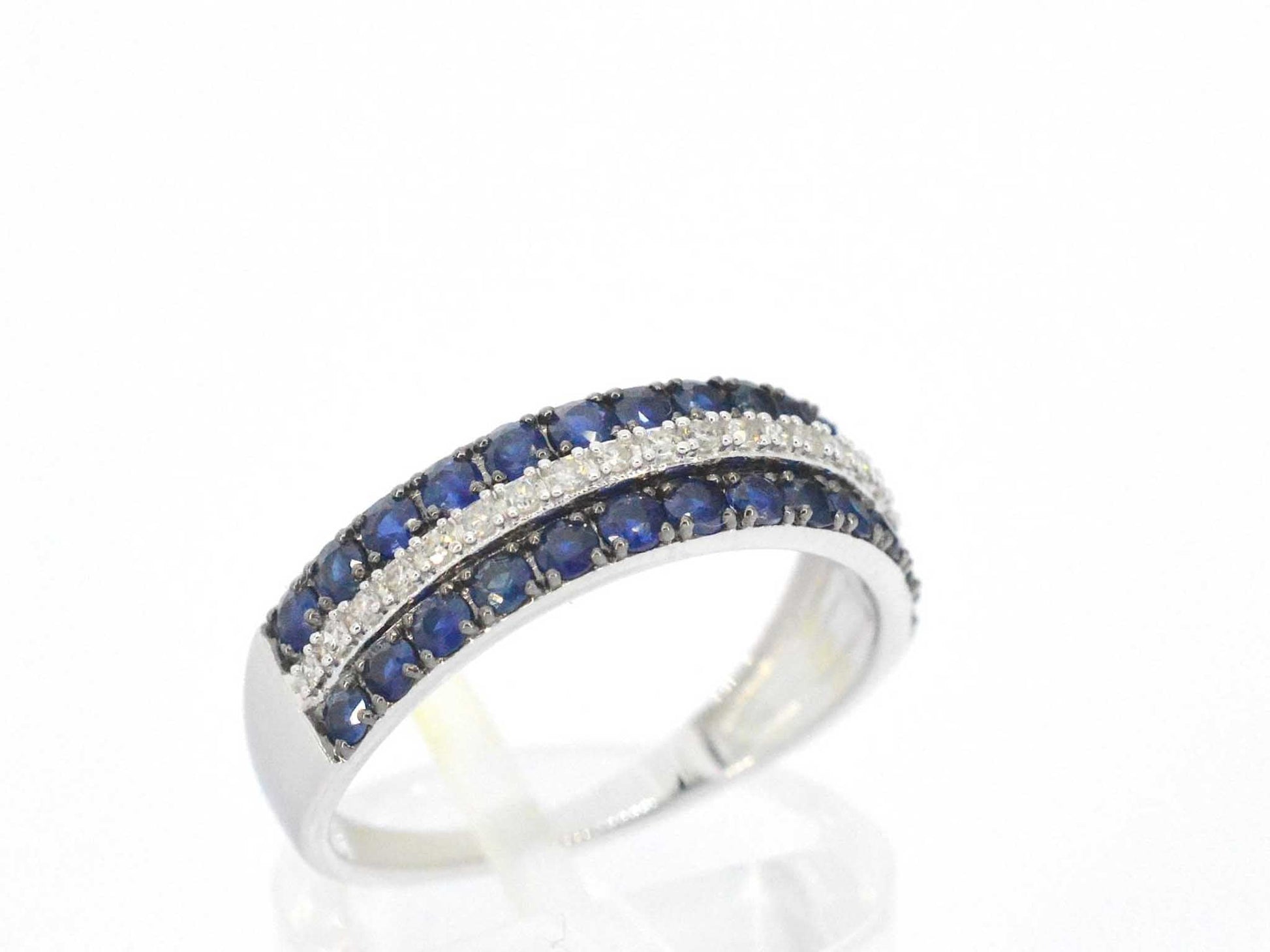 Witgouden ring met diamanten en saffieren 2318-3