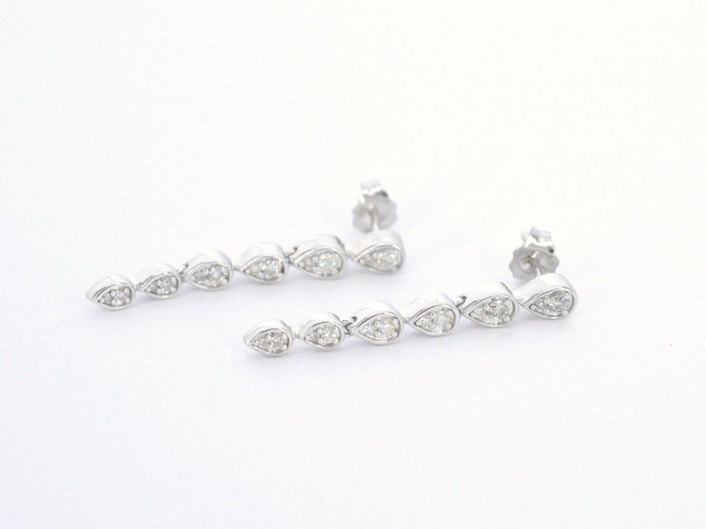 Witgouden oorbellen met diamanten 2338-4