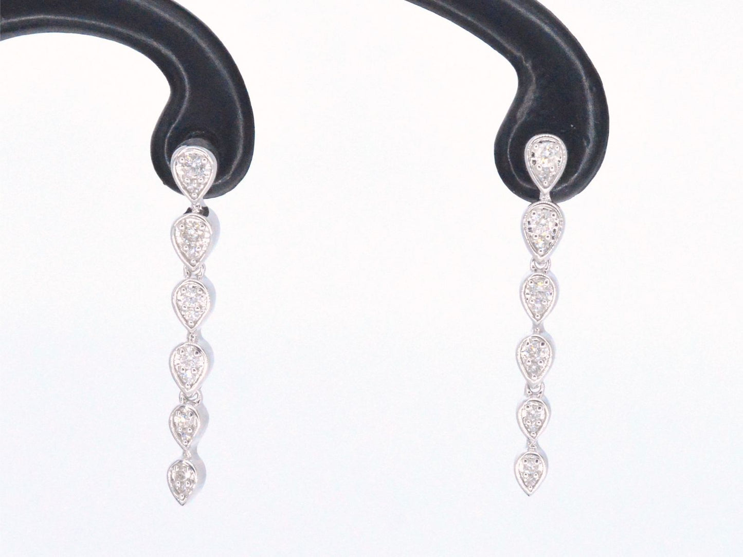 Witgouden oorbellen met diamanten 2338-7