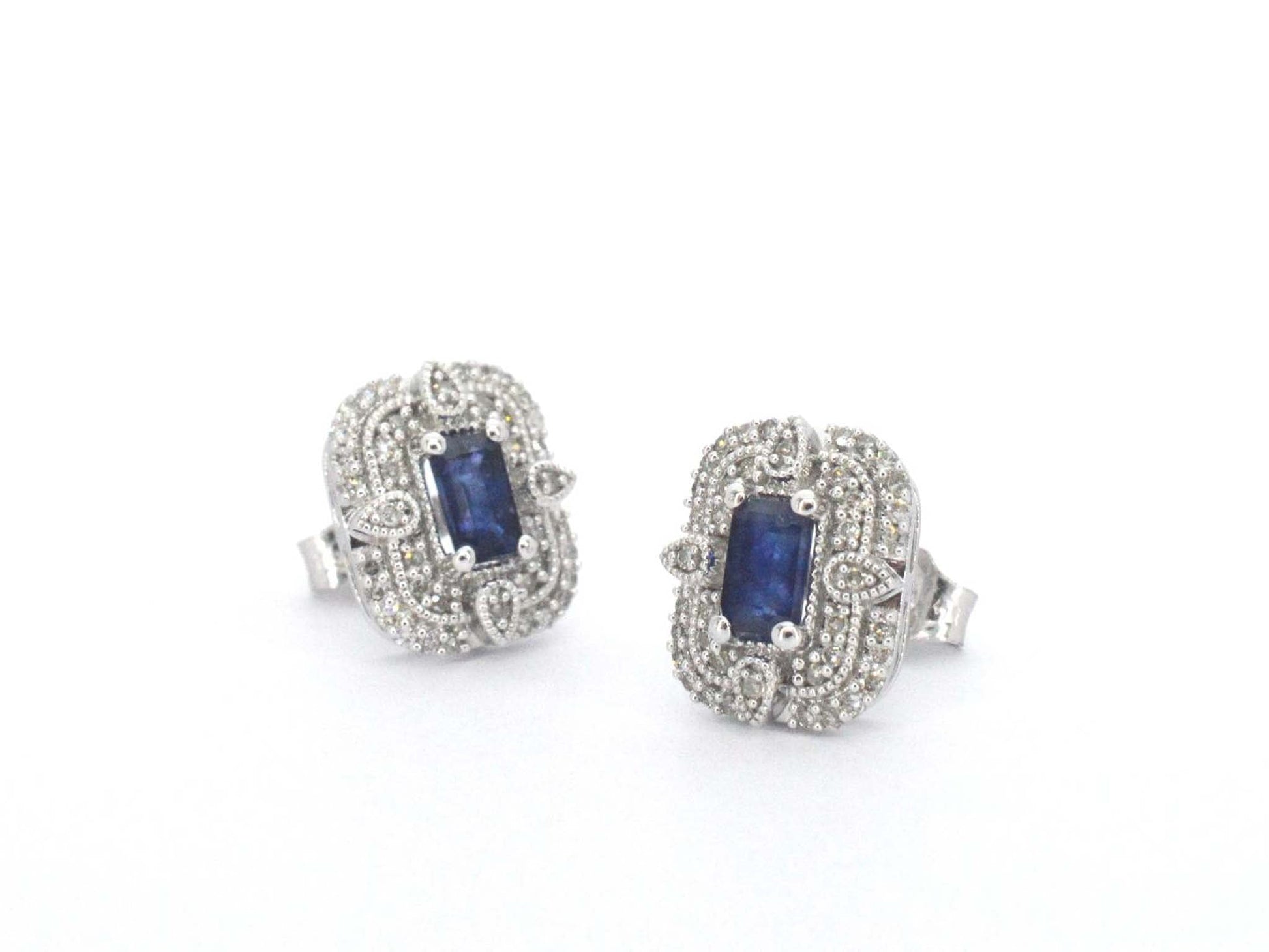 Witgouden design oorbellen met diamanten en saffier