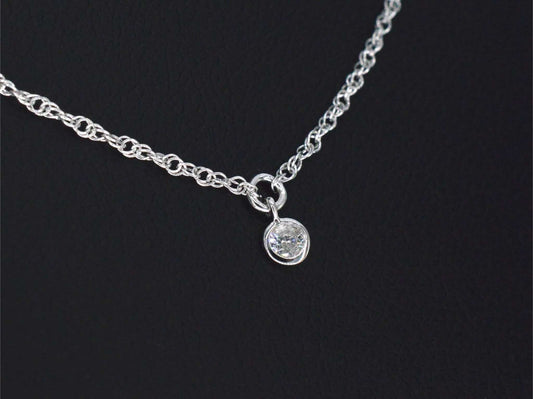 Witgouden collier met diamant