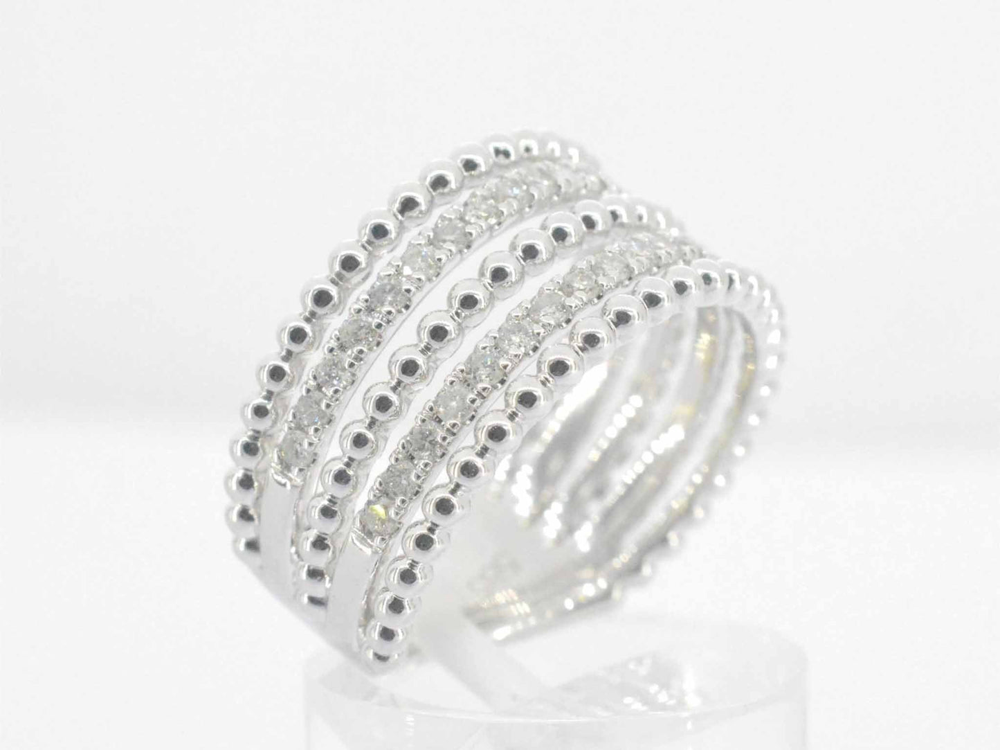 Witgouden rijring met diamanten