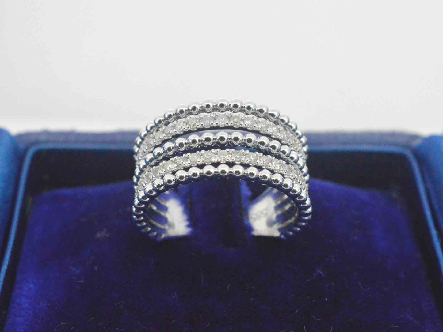 Witgouden rijring met diamanten