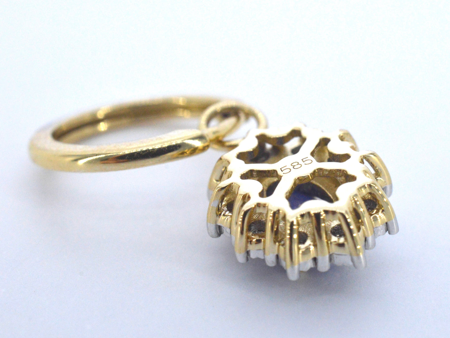 Gouden oorhangers met natuurlijke diamanten en blauwe saffieren