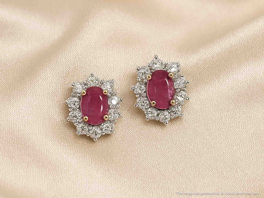 Gouden oorbellen met natuurlijke diamanten en robijn