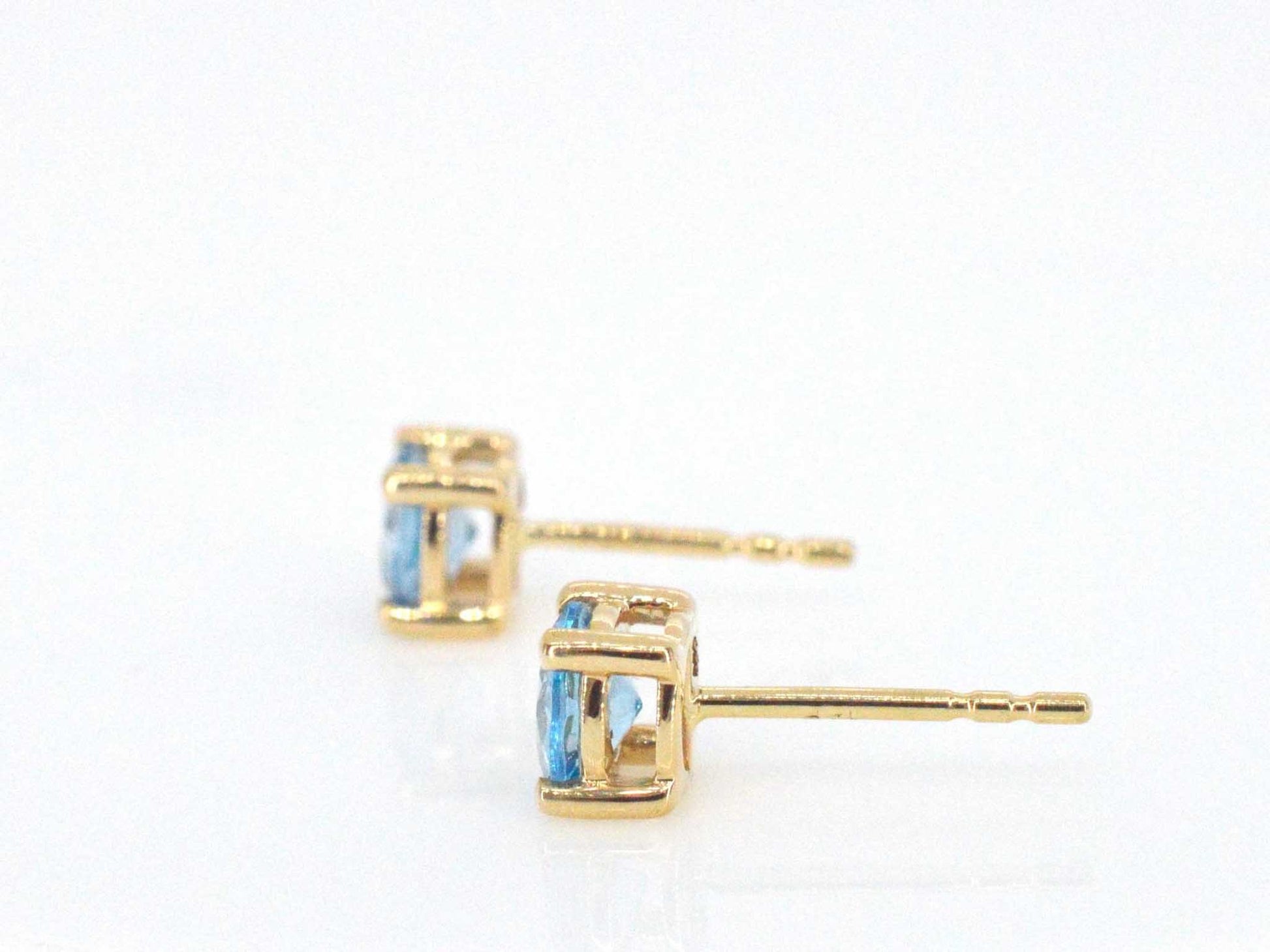 Gouden oorbellen met topaas 2399-4