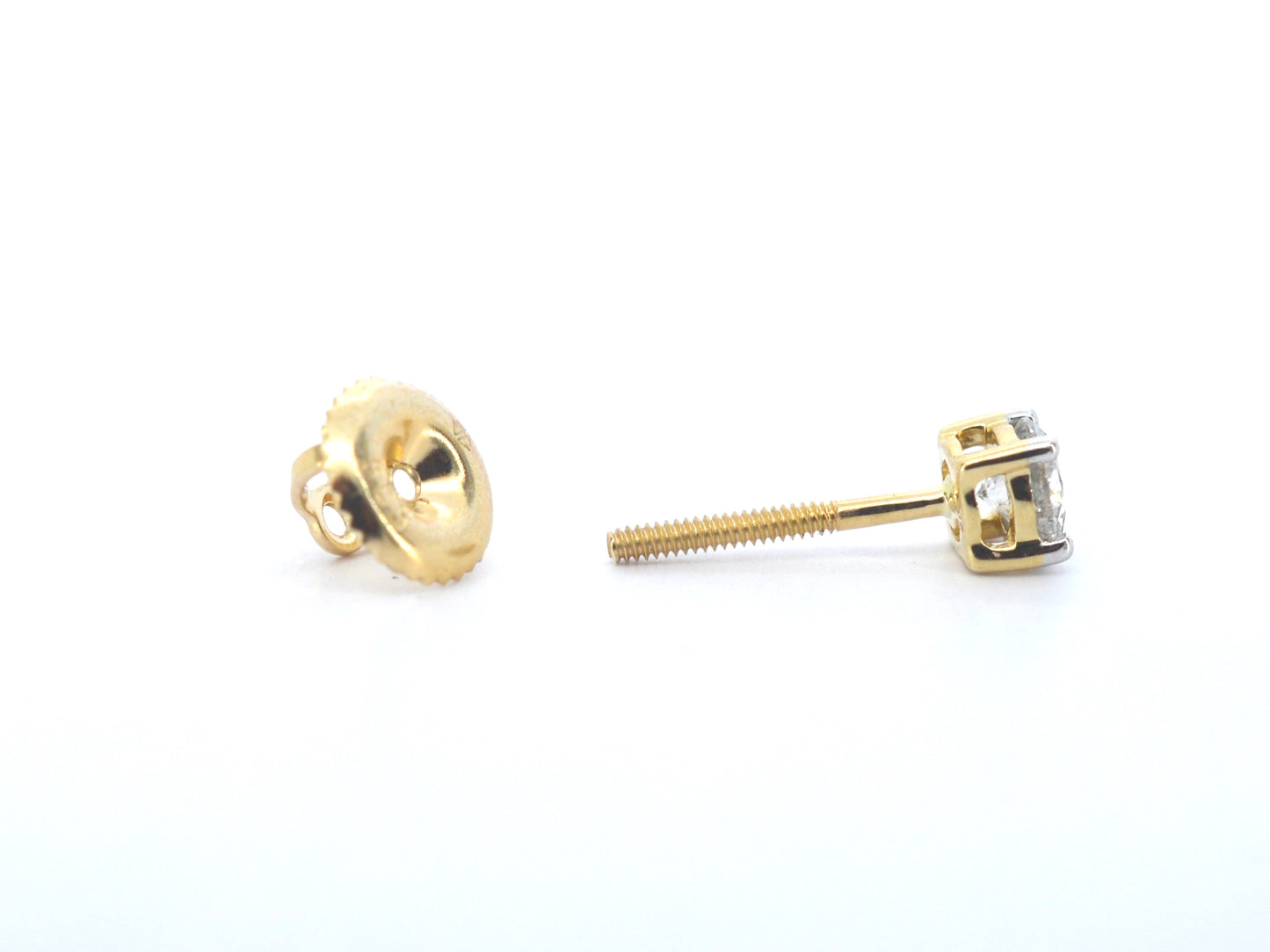 Gouden oorbellen met diamant