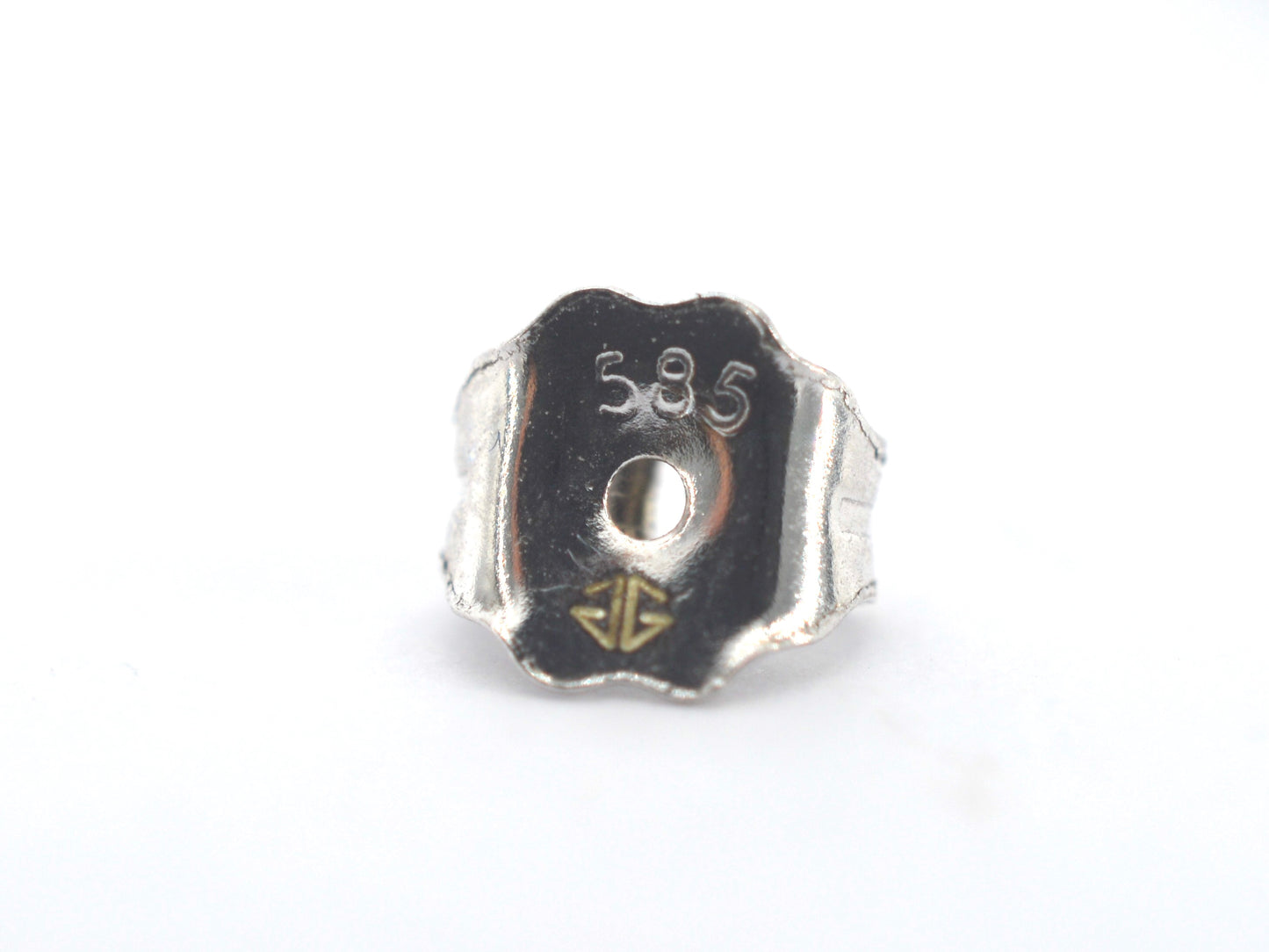 Witgouden entourage oorbellen met diamanten en saffier
