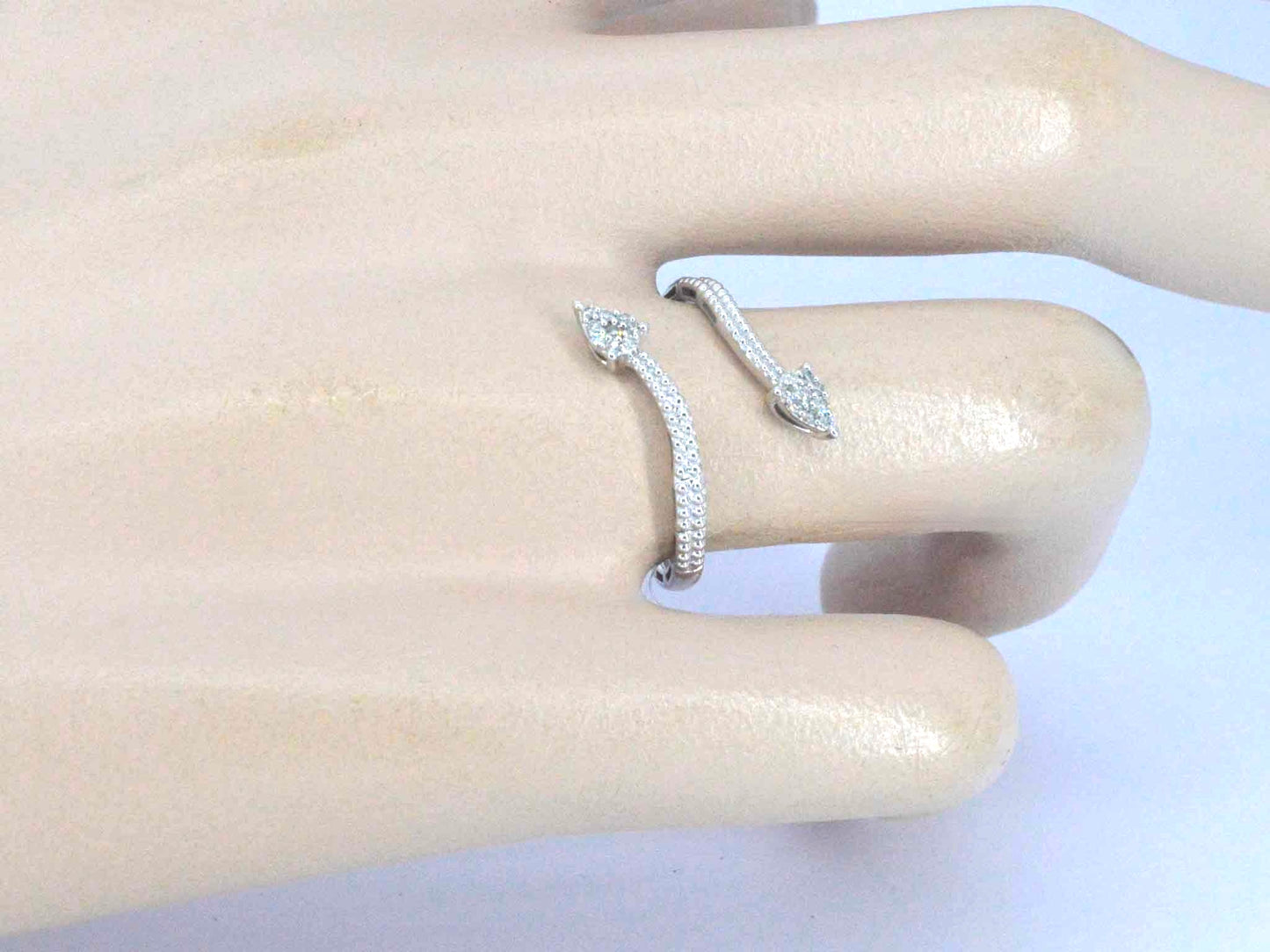 Witgouden design ring met natuurlijke diamanten