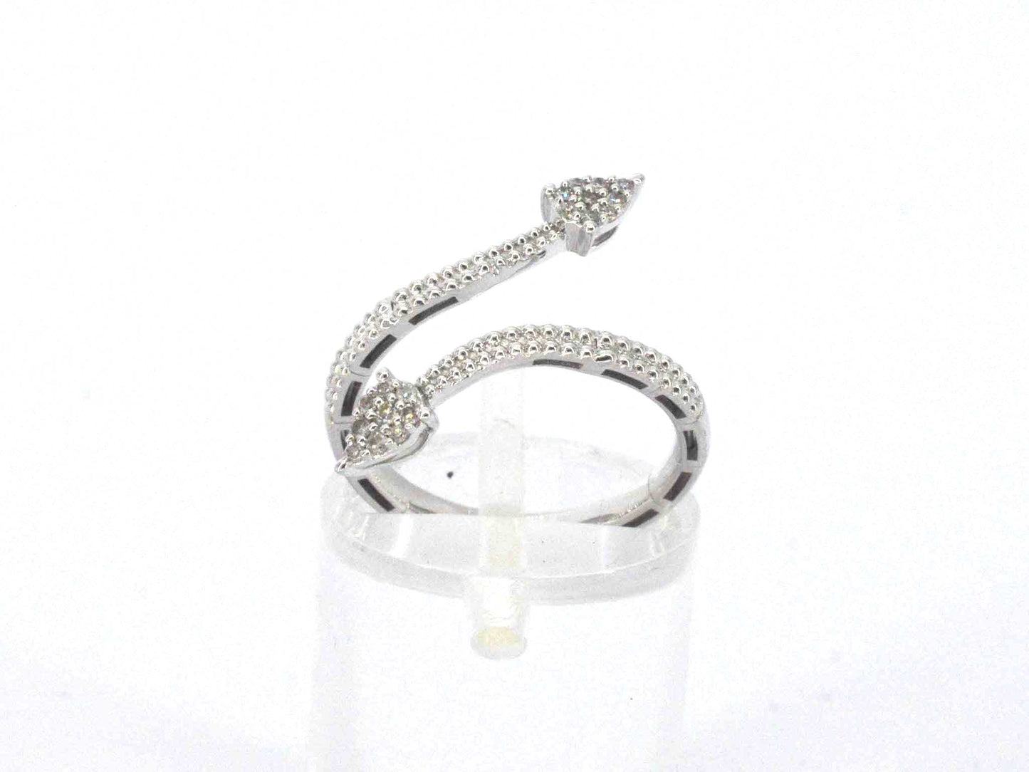 Witgouden design ring met natuurlijke diamanten