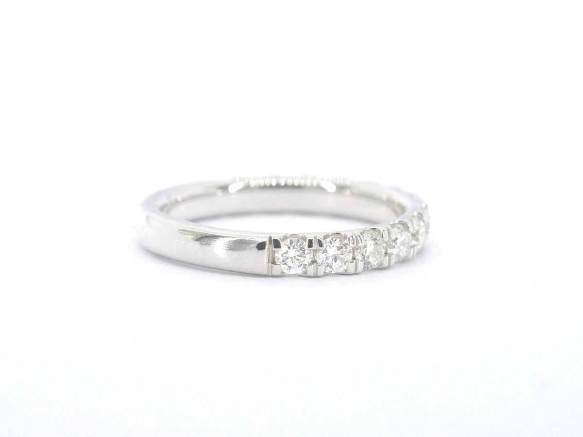 Witgouden rijring met natuurlijke diamanten