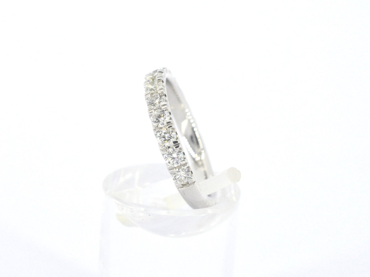 Witgouden rijring met natuurlijke diamanten