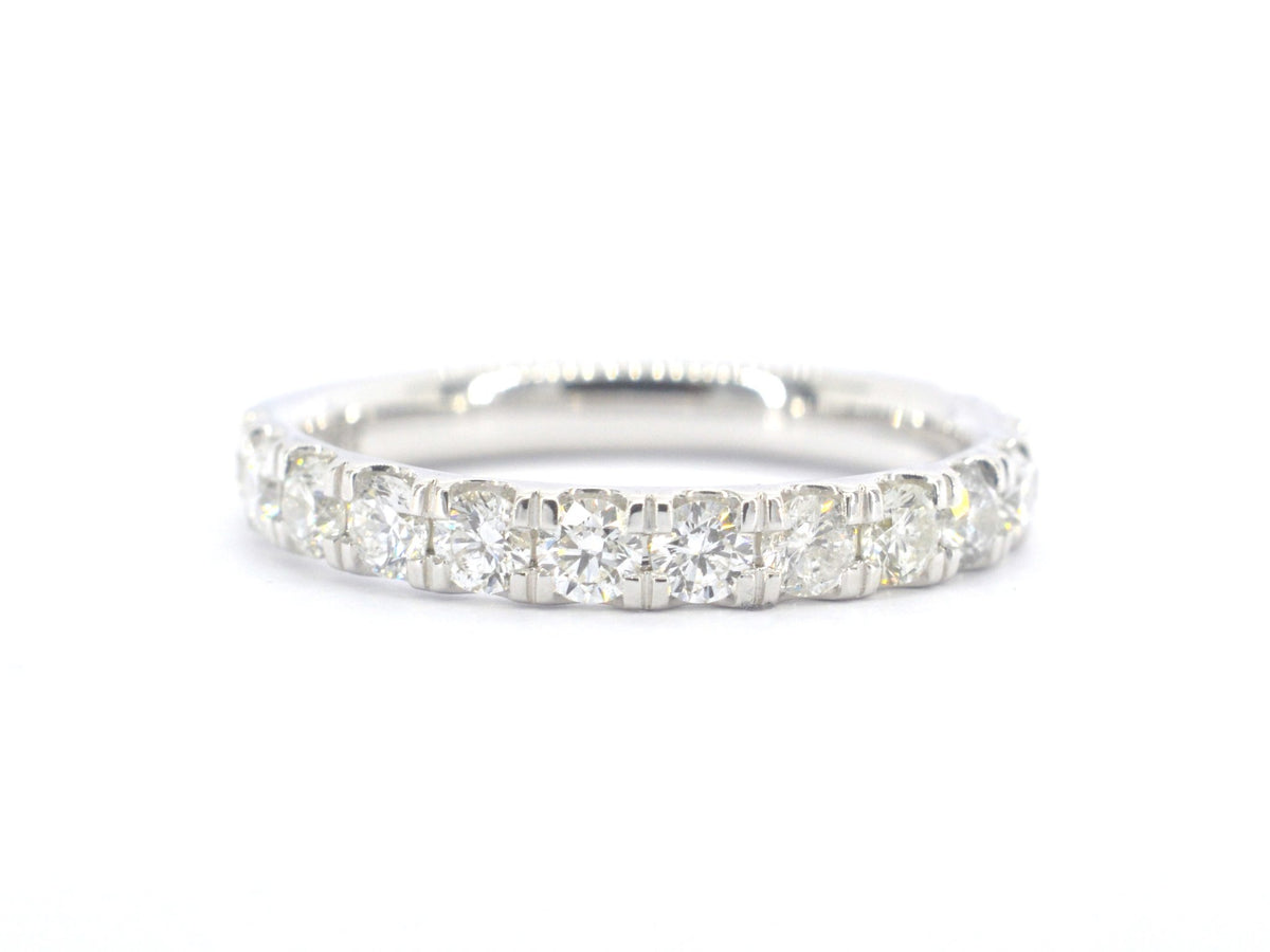 Witgouden rijring met natuurlijke diamanten