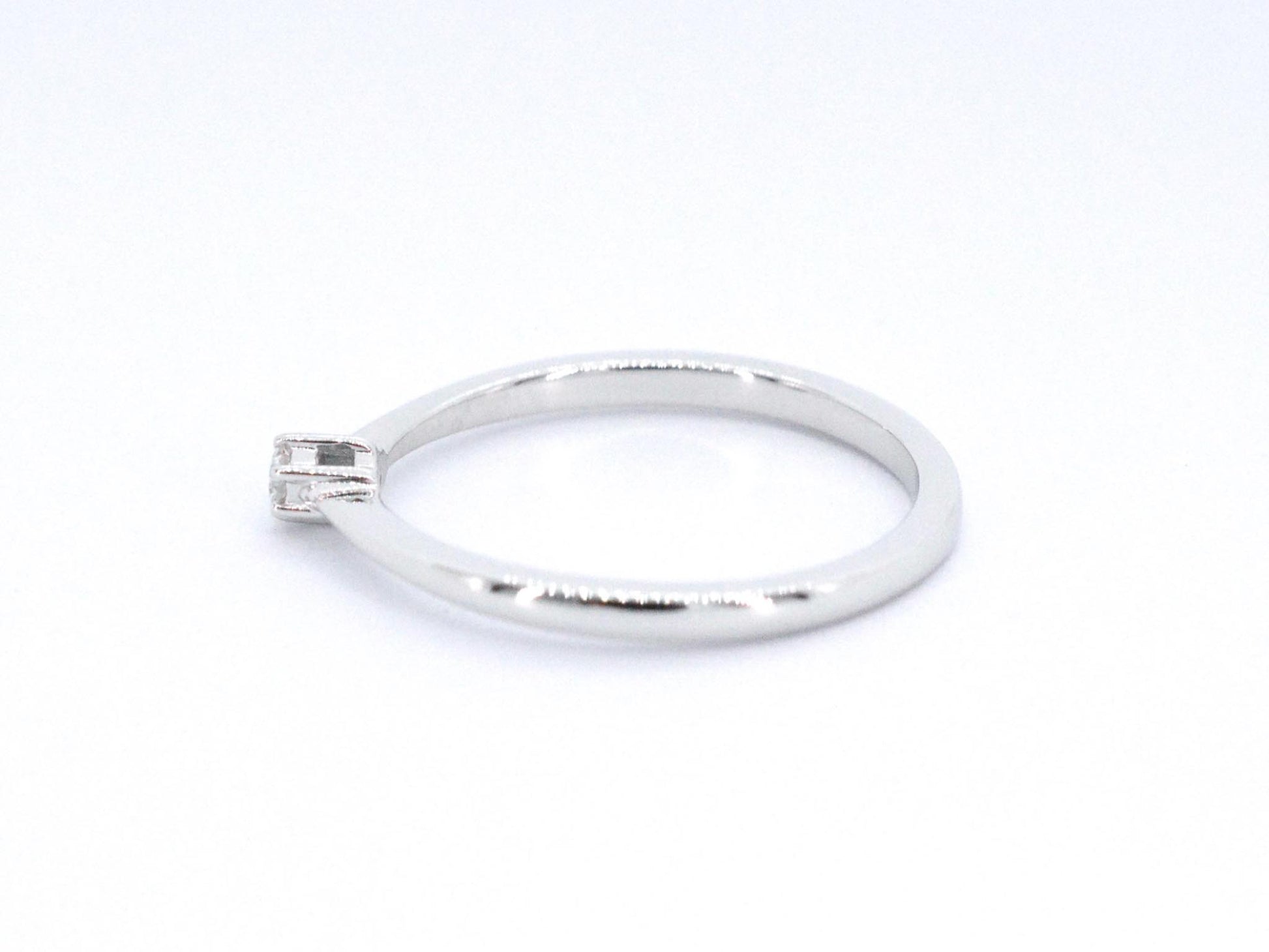 Witgouden ring solitaire met een briljant geslepen diamant 2501-3