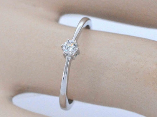 Witgouden ring solitaire met een briljant geslepen diamant