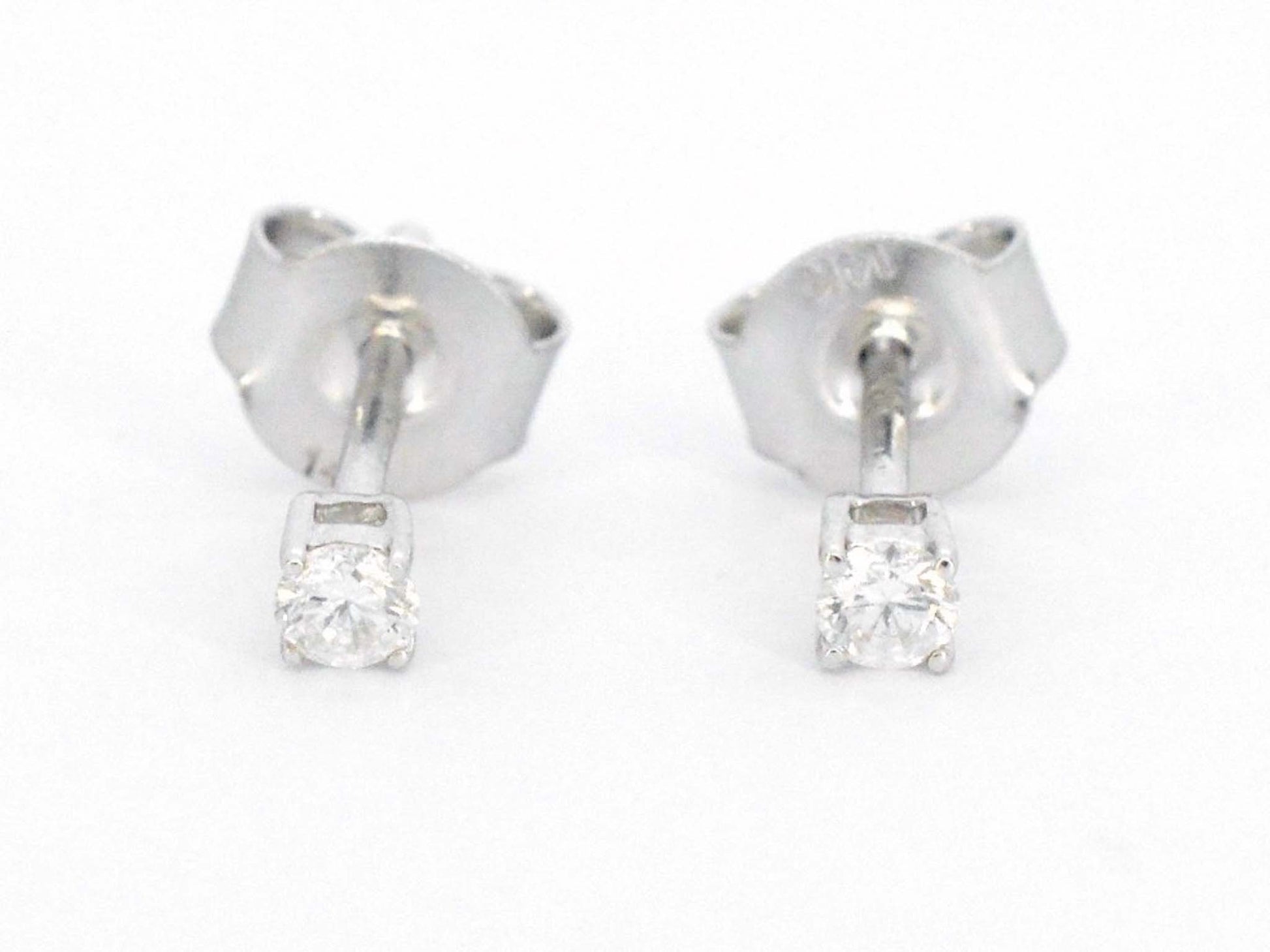 Witgouden oorbellen met diamant 2549-3