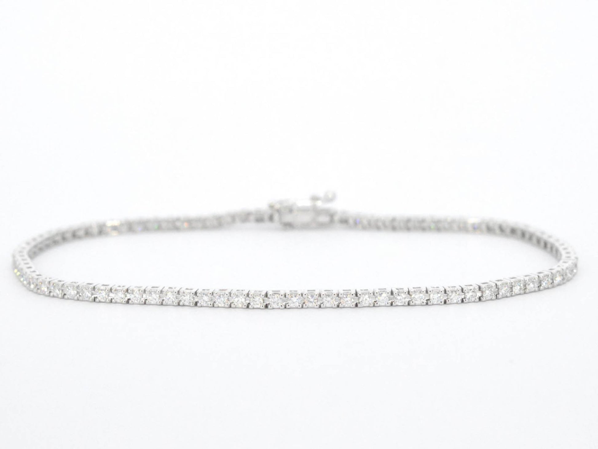 Witgouden armband met diamanten 1.20 carat