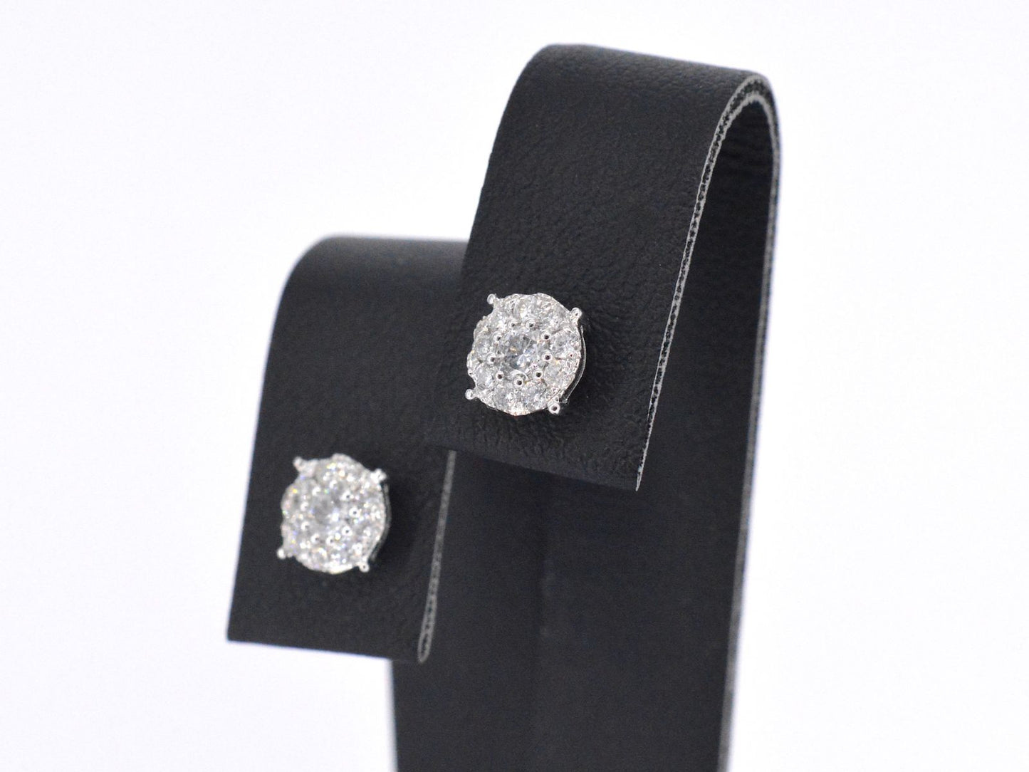 Witgouden oorbellen met briljant geslepen diamanten