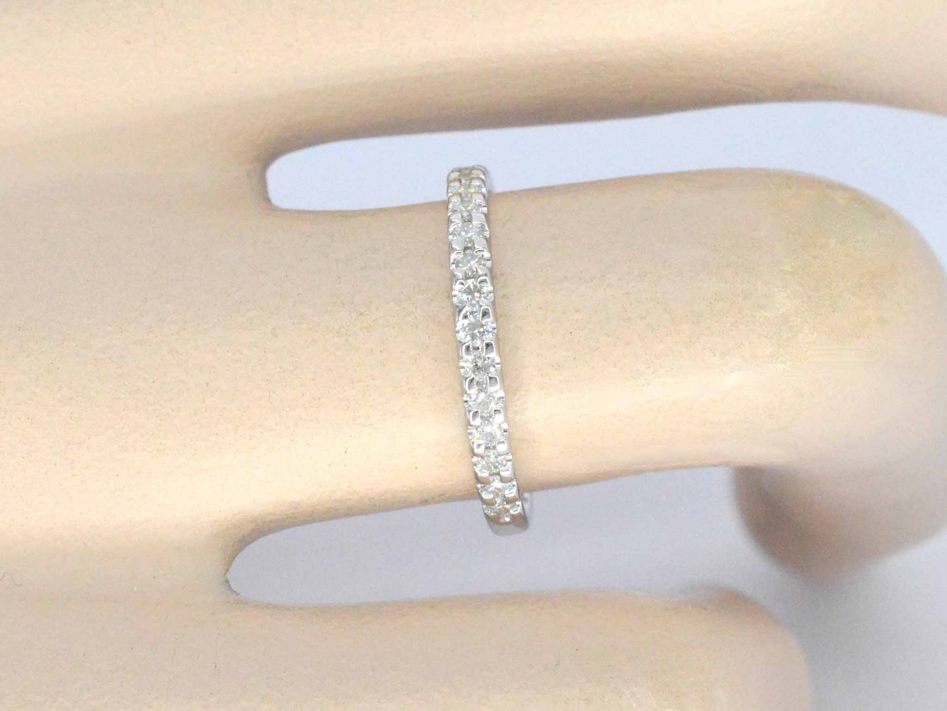 Witgouden ring met diamanten