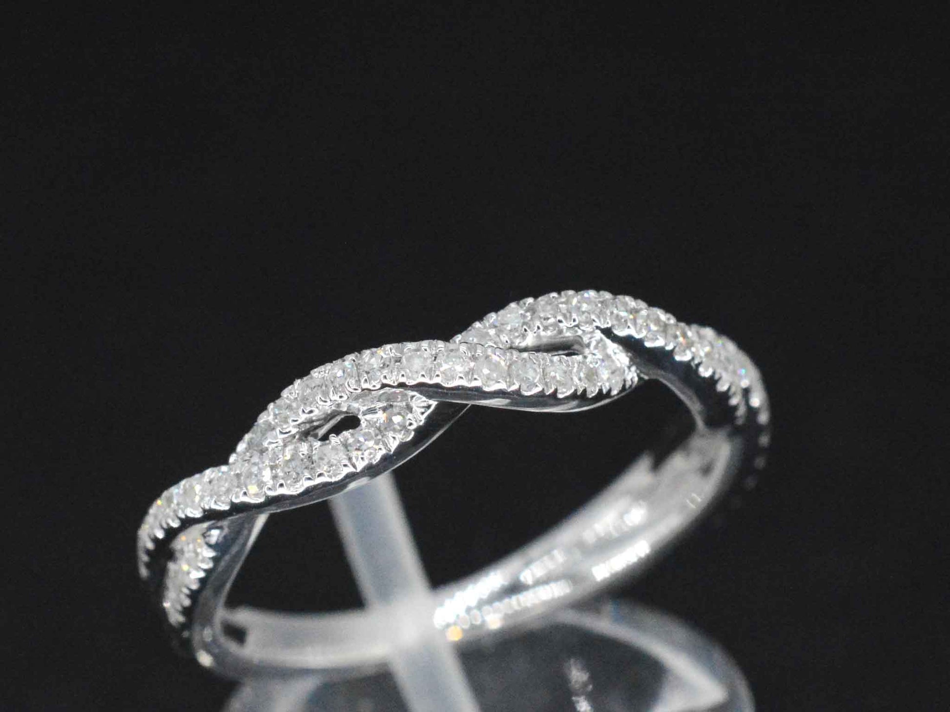 Witgouden ring met diamanten 2639-2