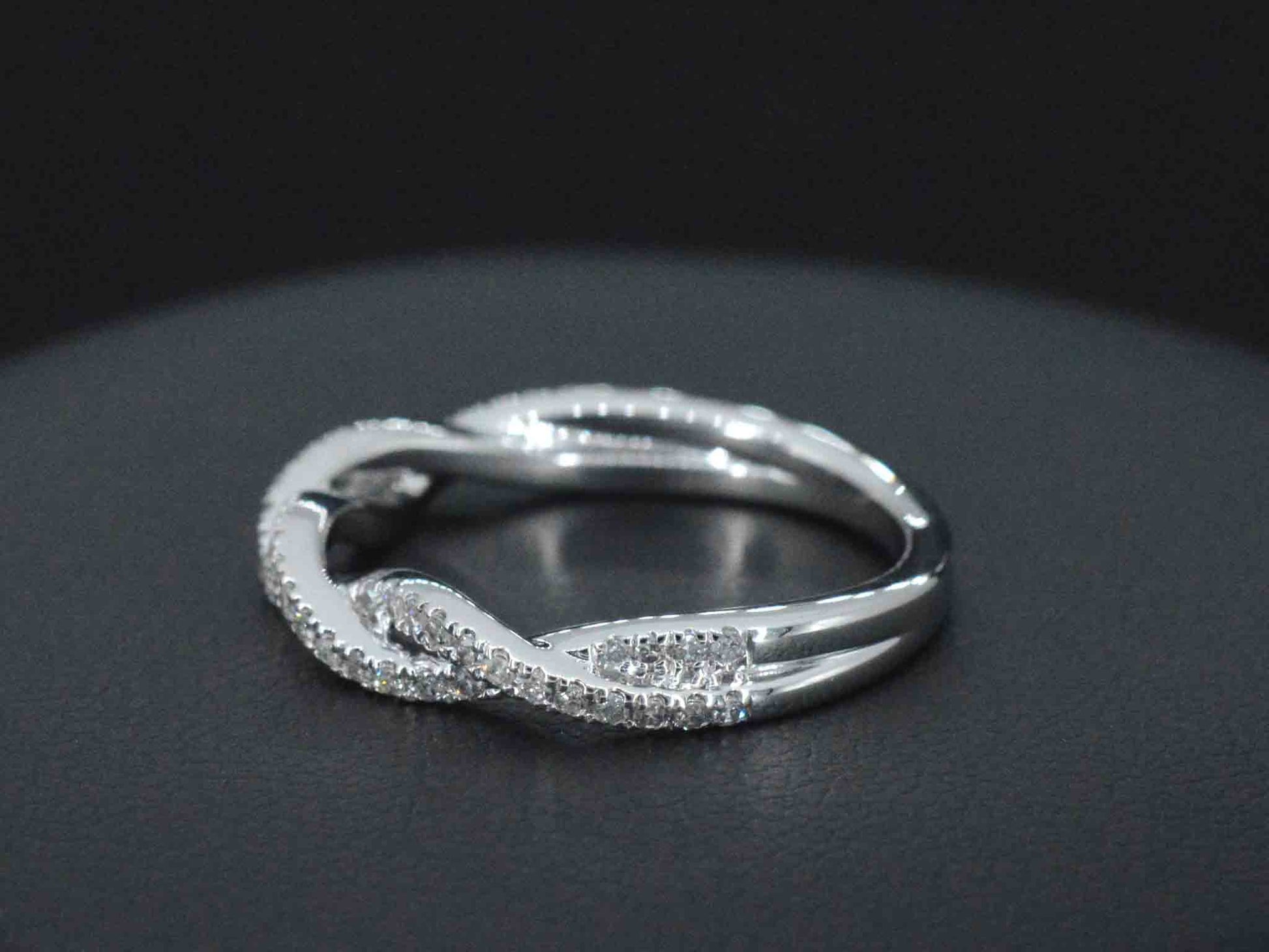 Witgouden ring met diamanten 2639-3