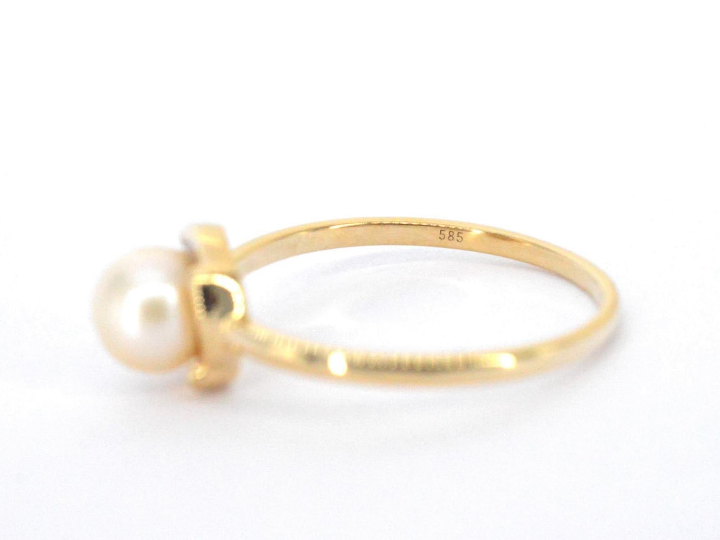 Gouden ring met een parel